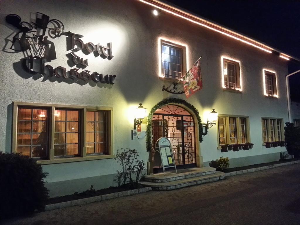 Hotel Du Chasseur Enges エクステリア 写真