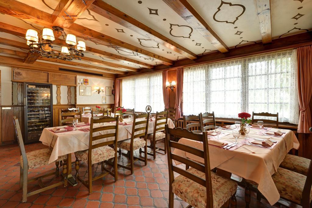 Hotel Du Chasseur Enges エクステリア 写真