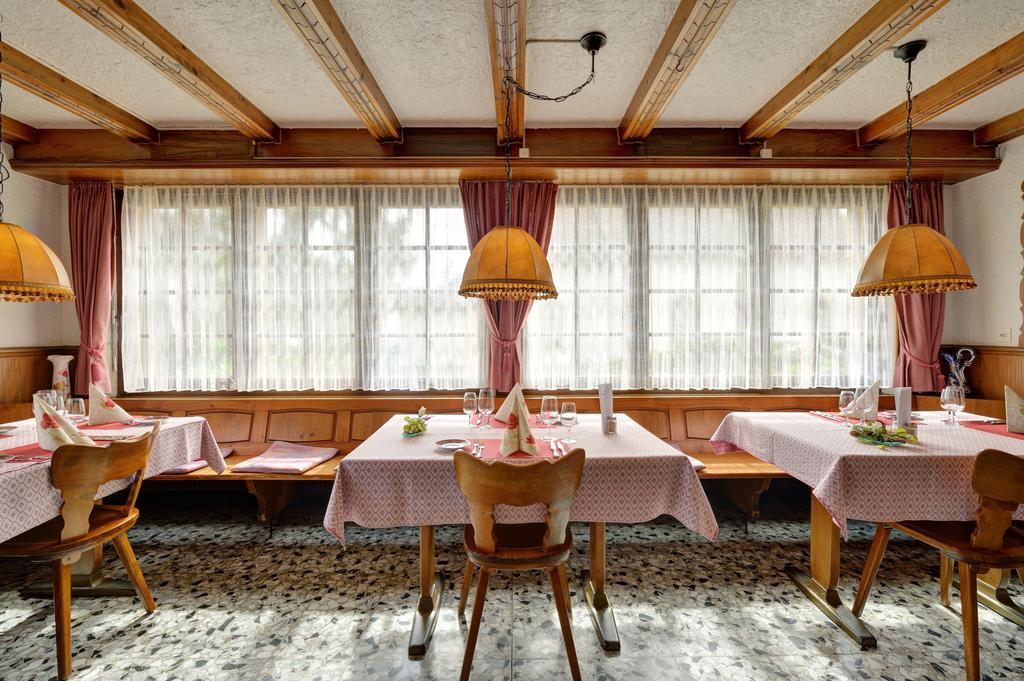 Hotel Du Chasseur Enges エクステリア 写真